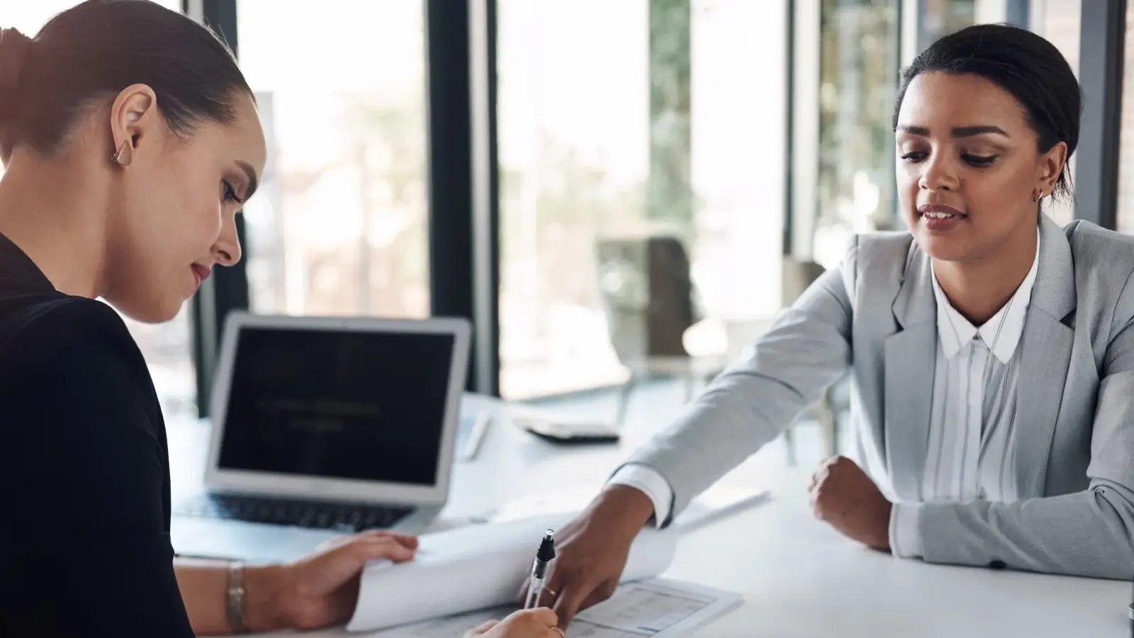 1600x900_1743432028-mask-group-1